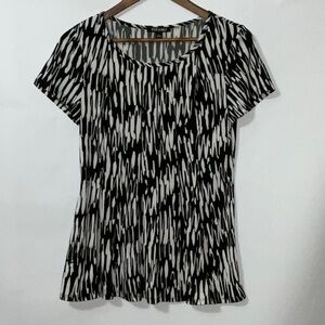 Roz & Ali top, Size S, flattering fit.